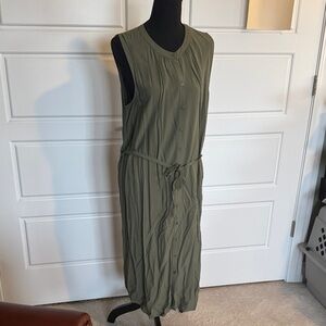 Sleeveless Olive Green Button-Up Dress